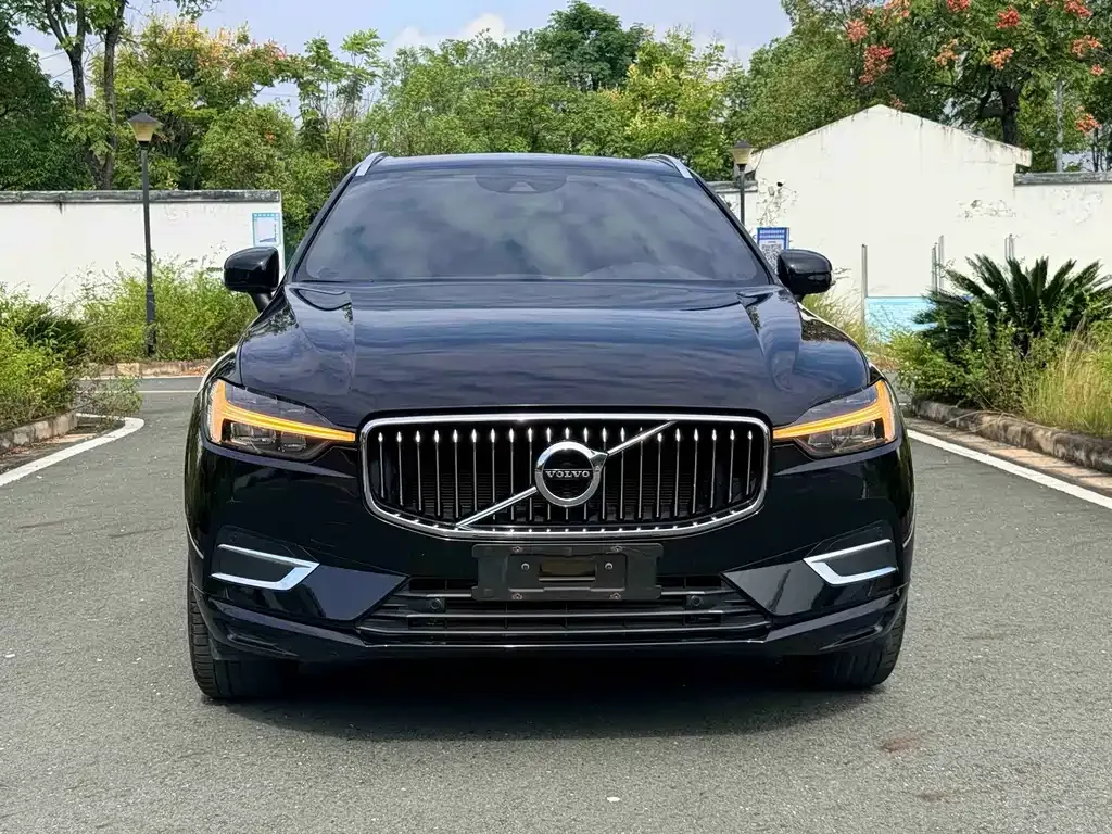 Volvo XC60 — фото 6