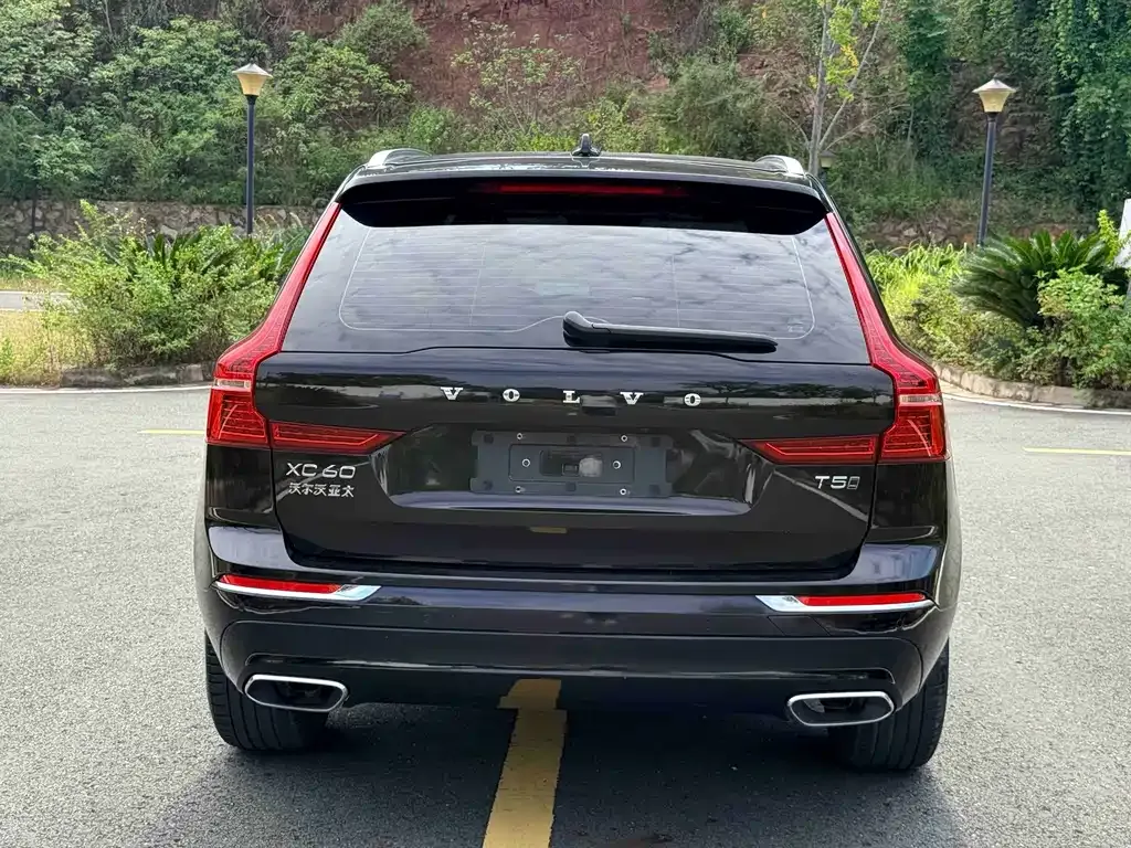 Volvo XC60 — фото 5