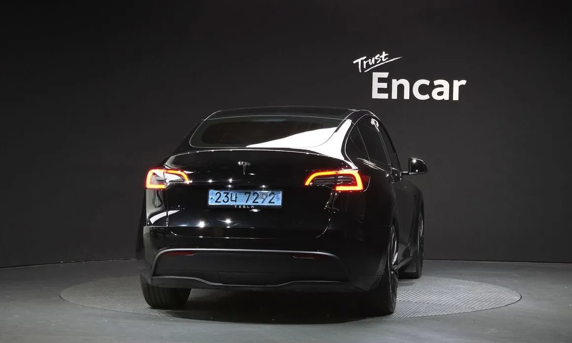 Tesla Model Y — фото 3