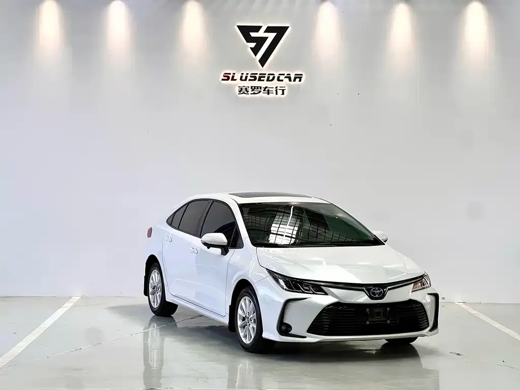 Toyota Corolla — фото 4