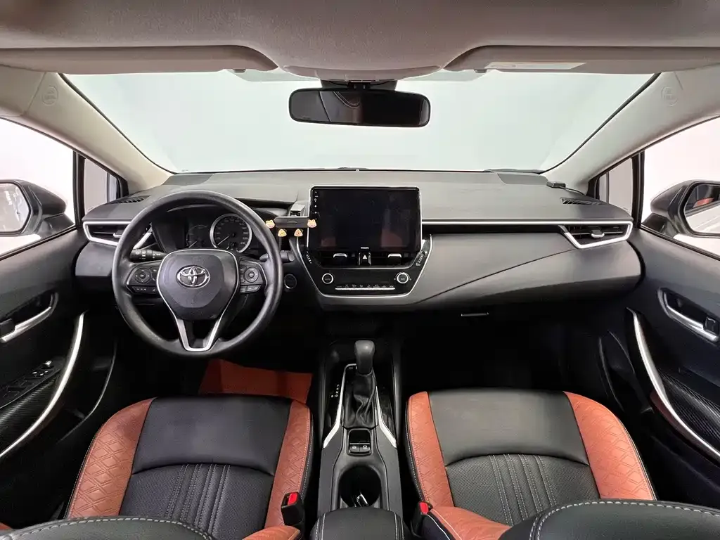 Toyota Corolla — фото 10
