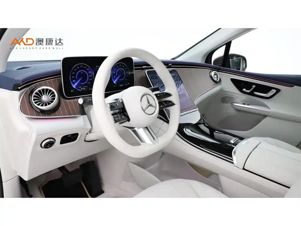 Mercedes-Benz EQE SUV — фото 6