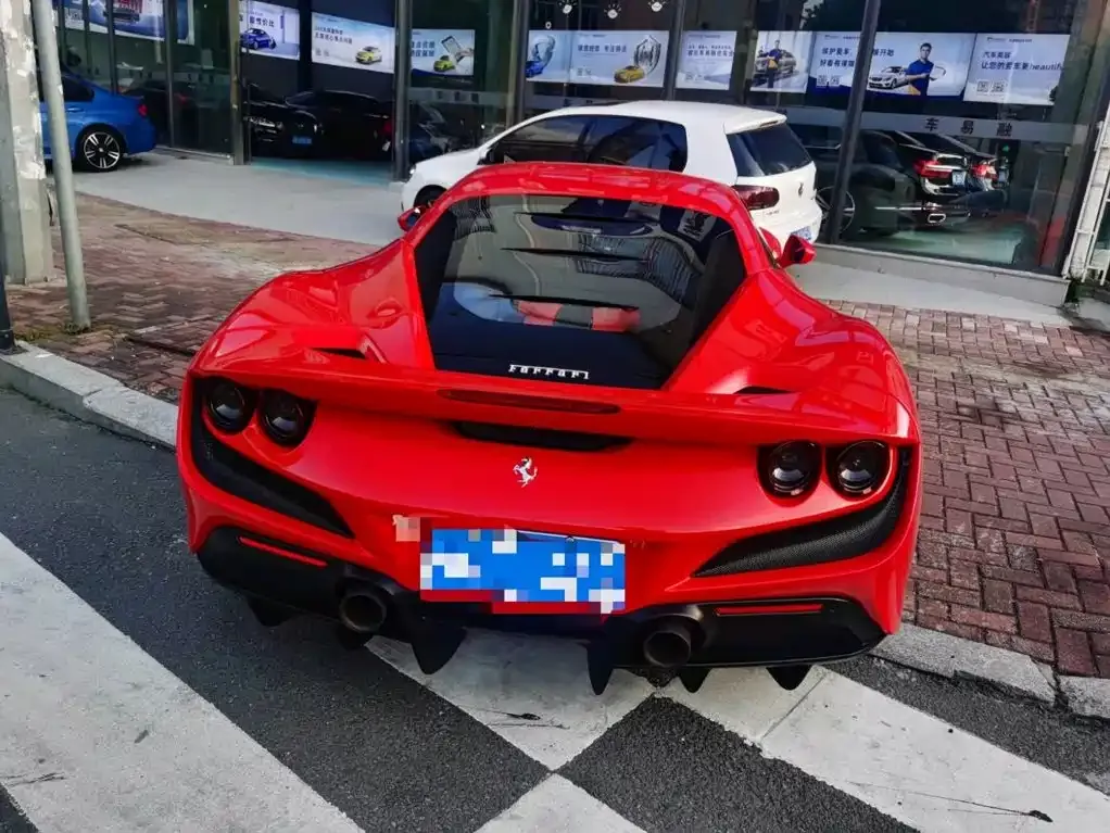 Ferrari F8 — фото 2