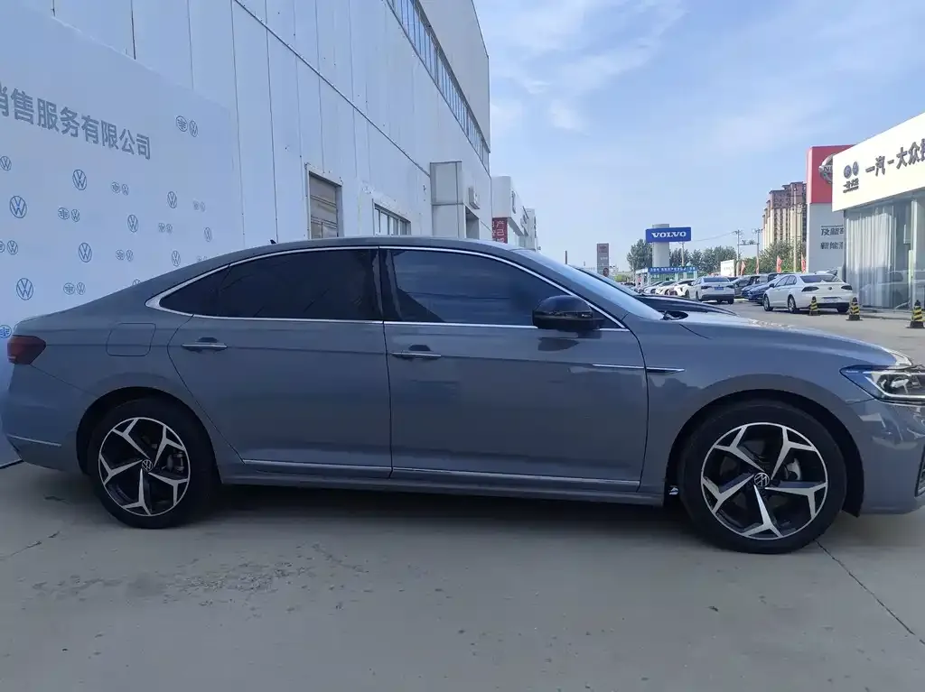 Volkswagen Passat — фото 2