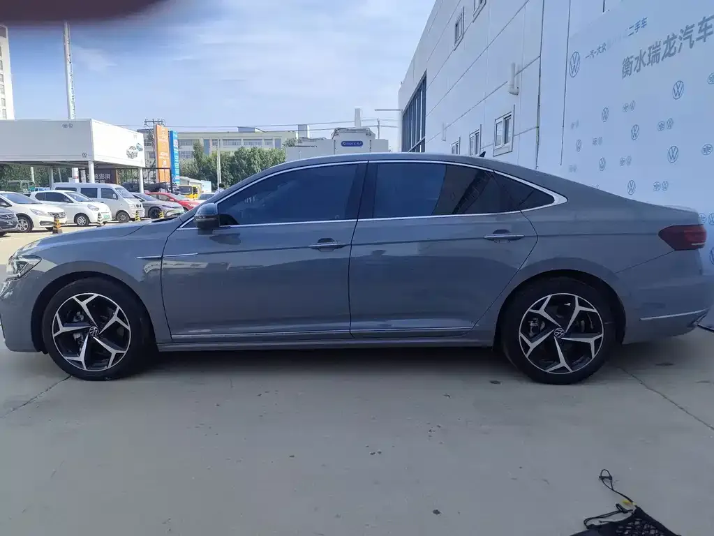 Volkswagen Passat — фото 5