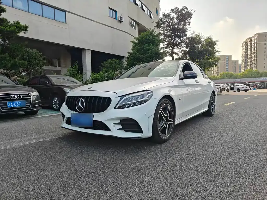 Mercedes-Benz C-Class — фото 1