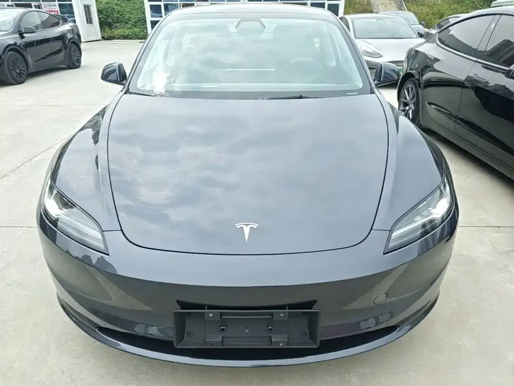 Tesla Model 3 — фото 9