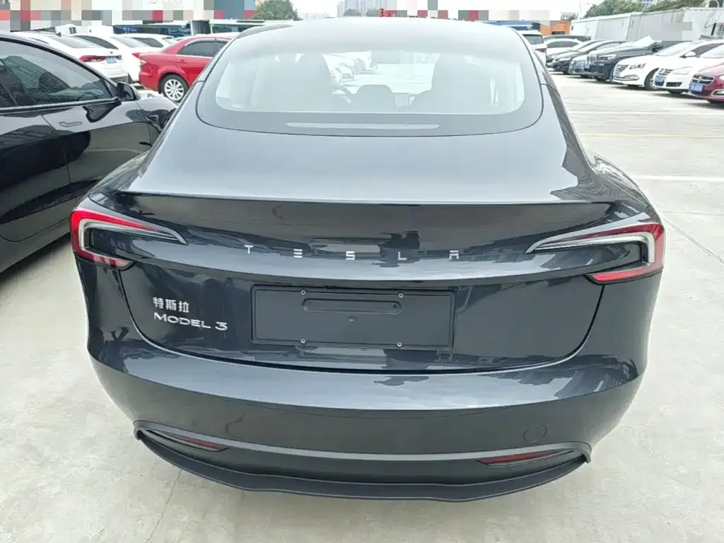 Tesla Model 3 — фото 6