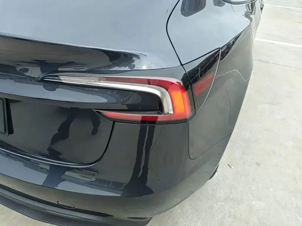 Tesla Model 3 — фото 2