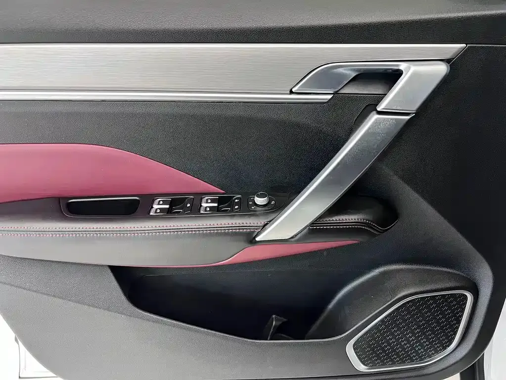 Geely Binyue — фото 10