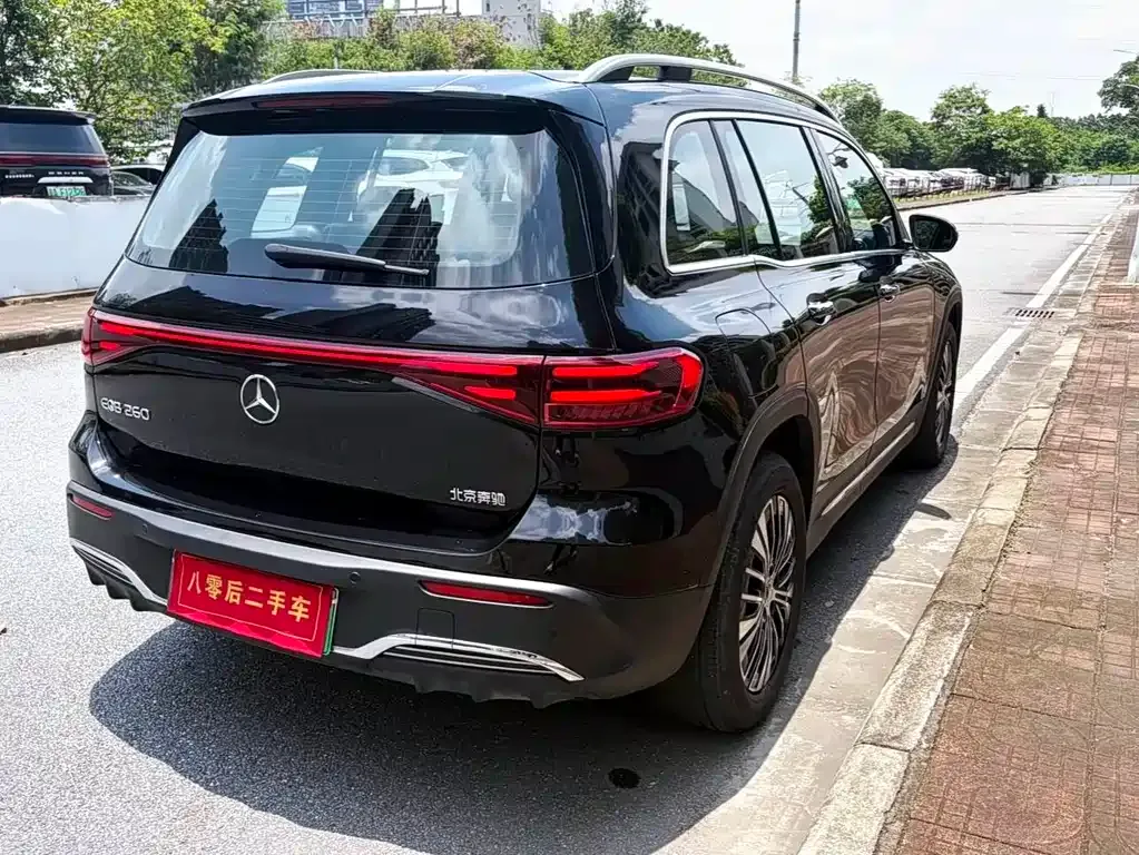 Mercedes-Benz EQB — фото 10