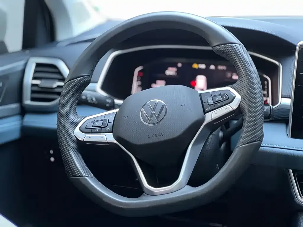 Volkswagen Tharu — фото 4