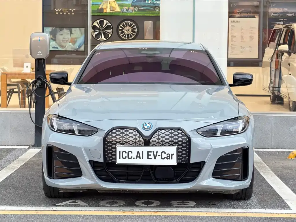 BMW i4 — фото 6