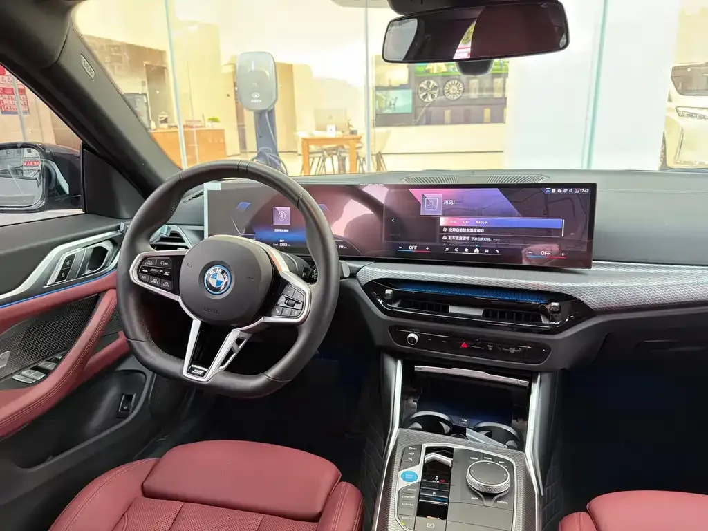 BMW i4 — фото 10