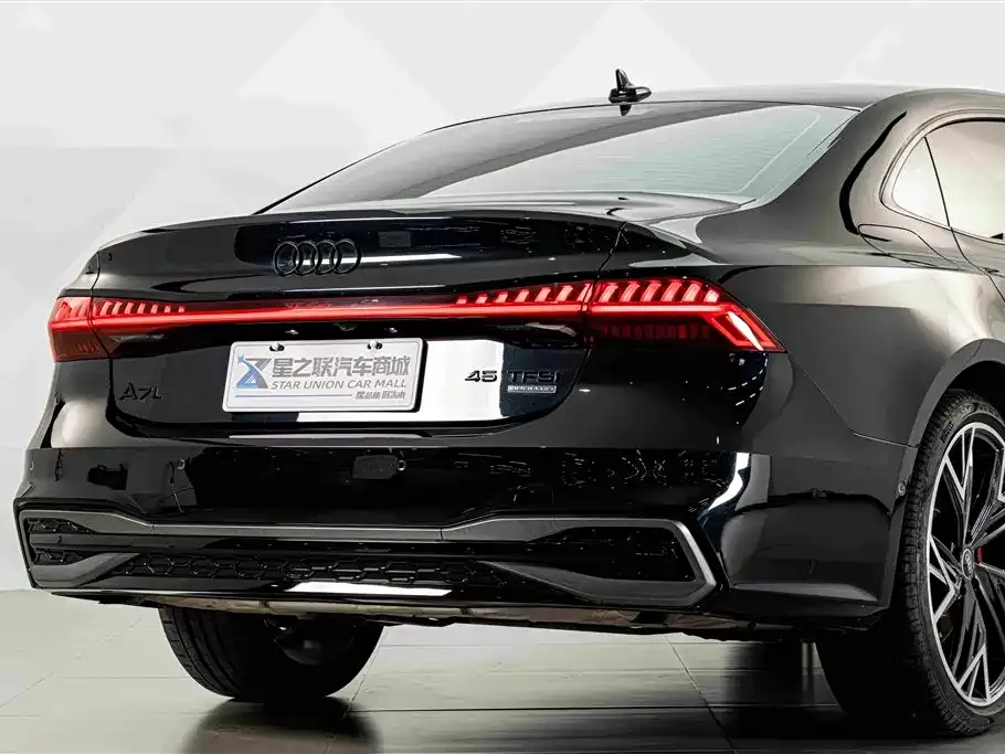Audi A7L — фото 10