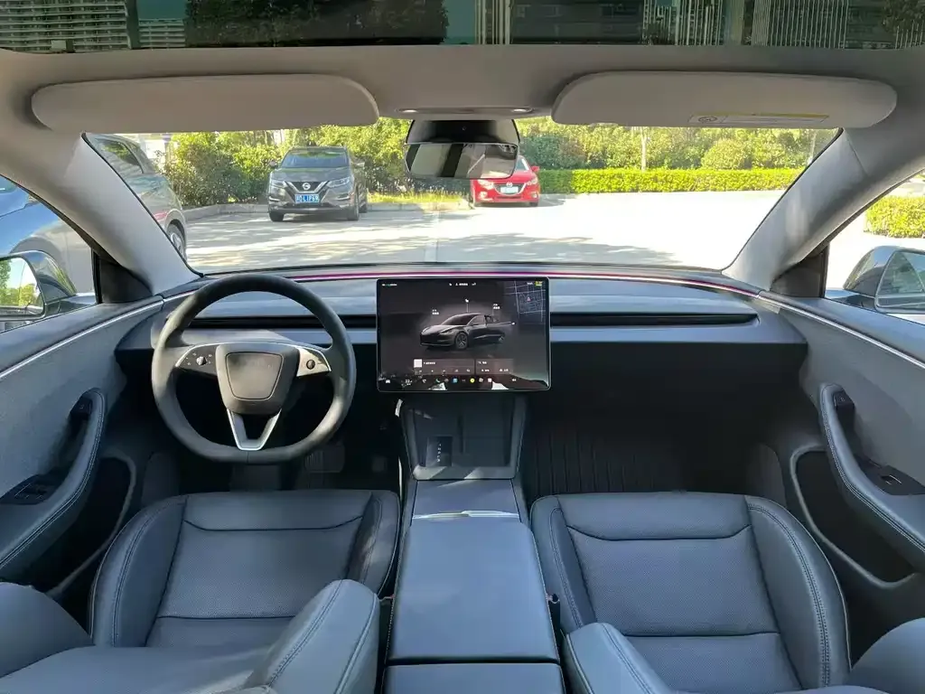 Tesla Model 3 — фото 4