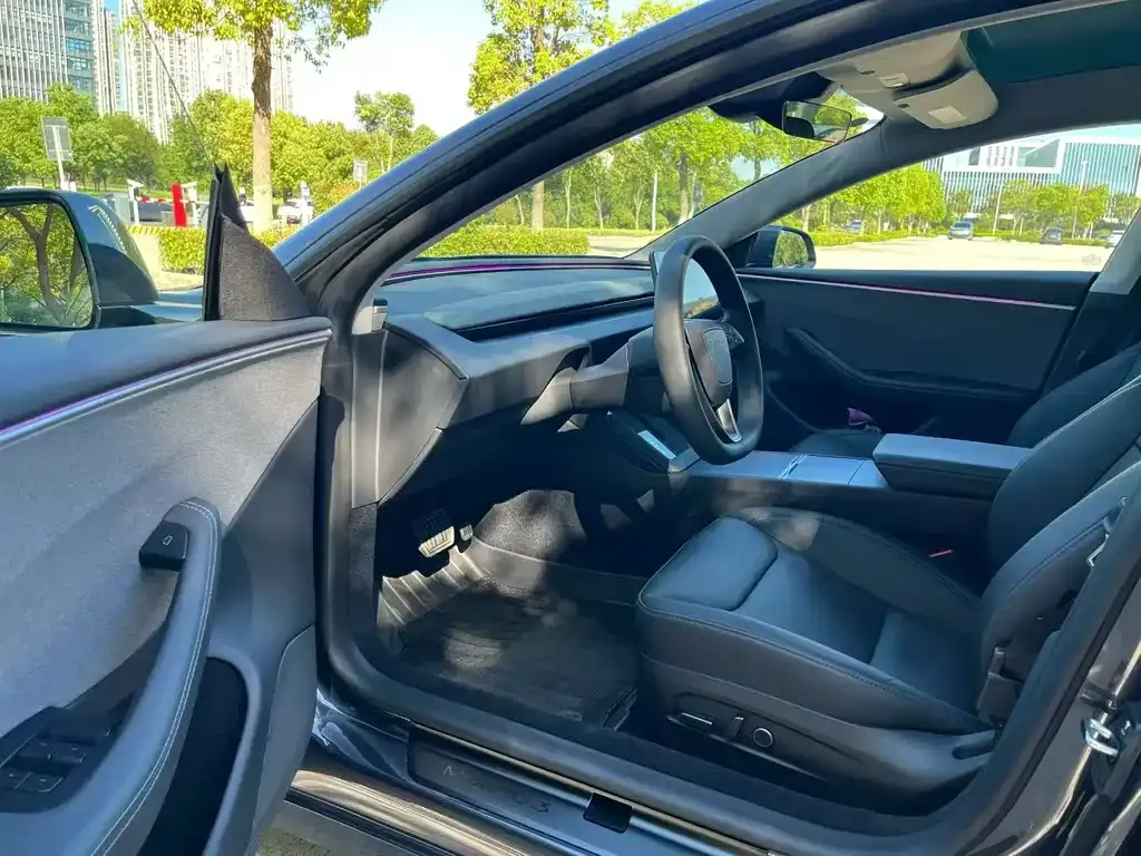 Tesla Model 3 — фото 8