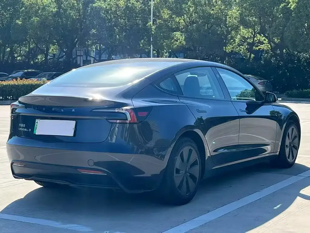 Tesla Model 3 — фото 7