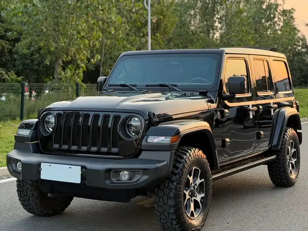 Jeep Wrangler — фото 1