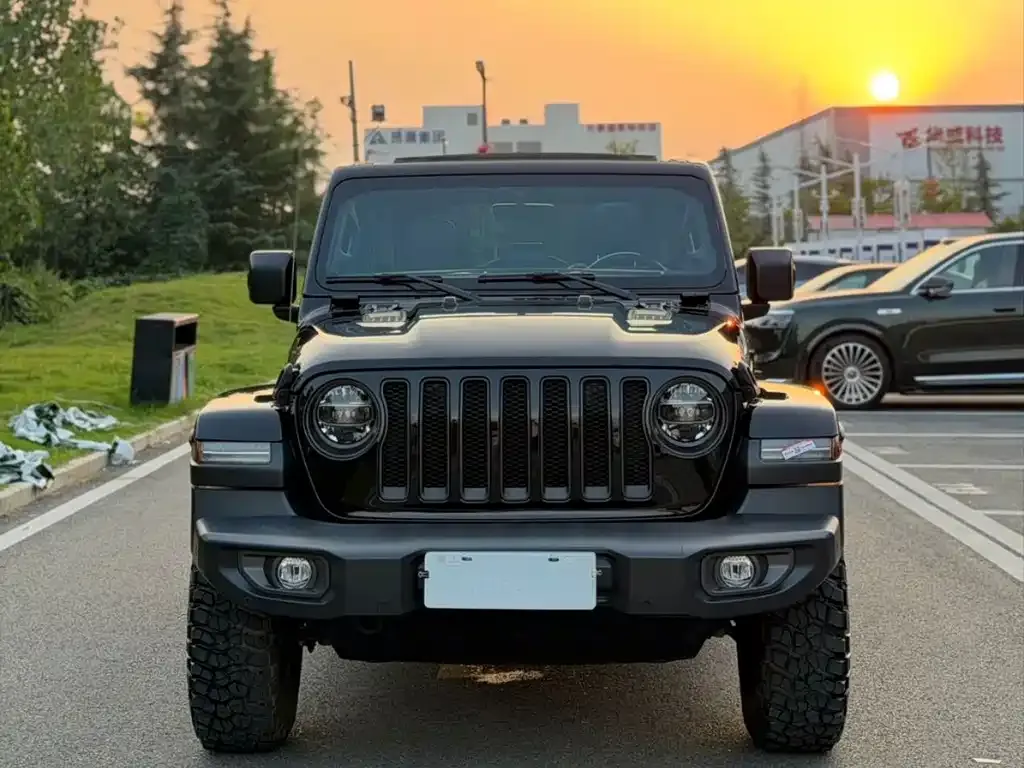 Jeep Wrangler — фото 9