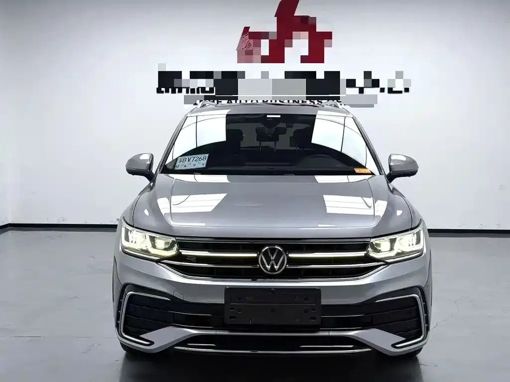 Volkswagen Tiguan L — фото 2