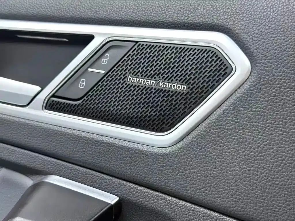 Volkswagen Tiguan L — фото 7