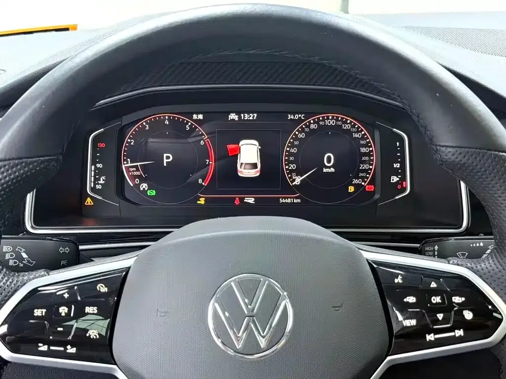 Volkswagen Tiguan L — фото 8