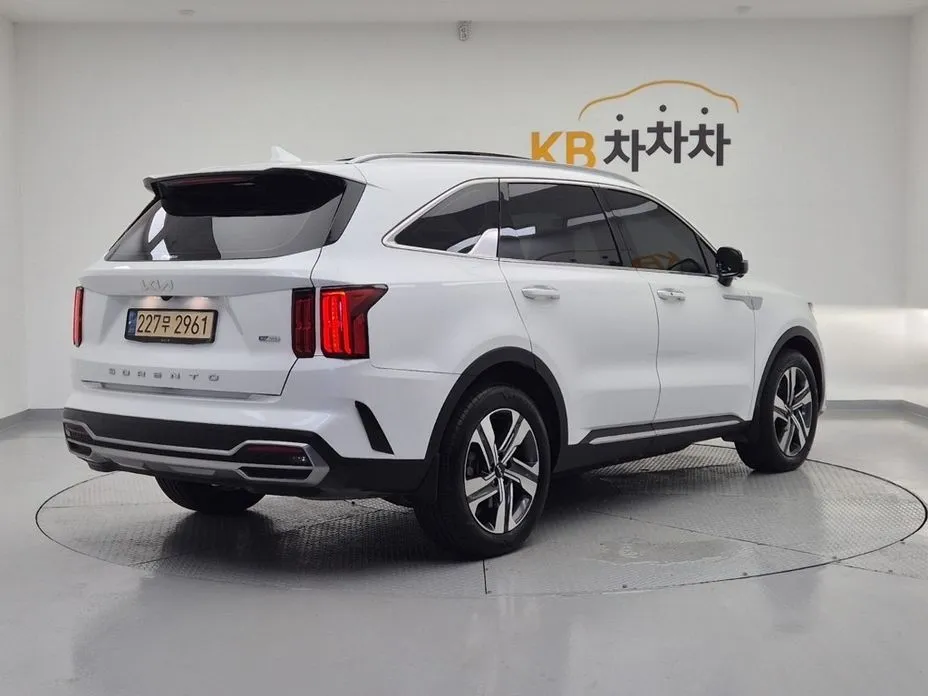 Kia Sorento — фото 6