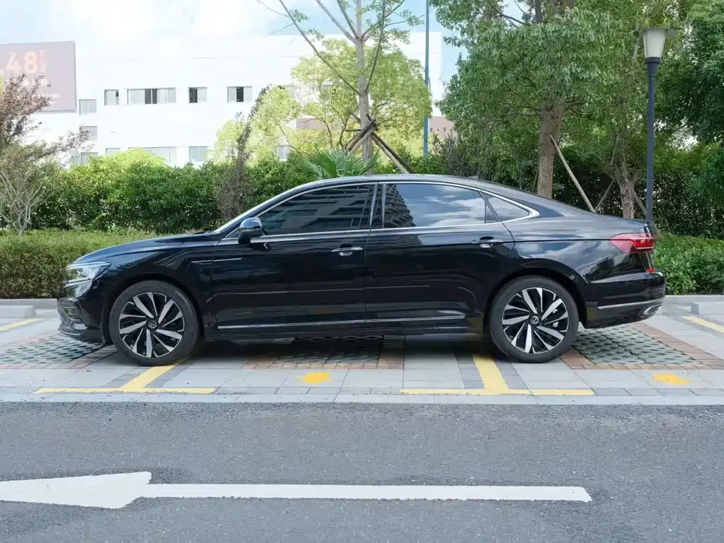 Volkswagen Passat — фото 4