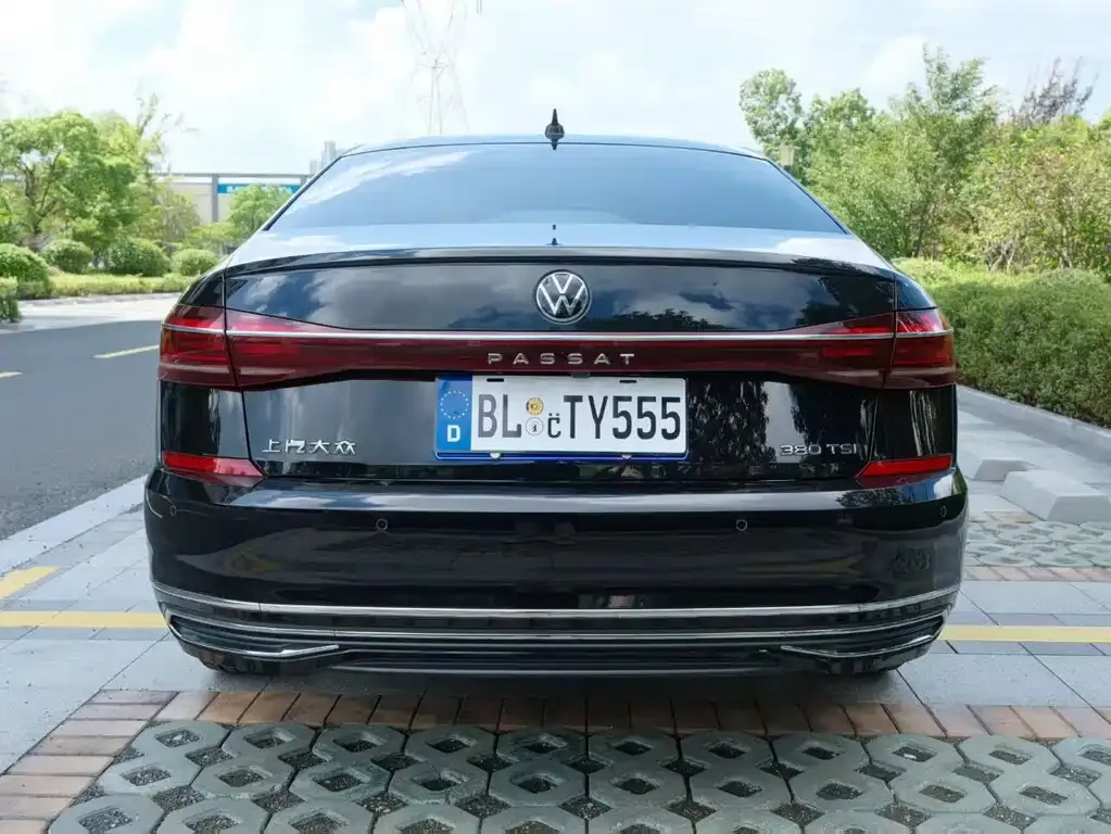 Volkswagen Passat — фото 7