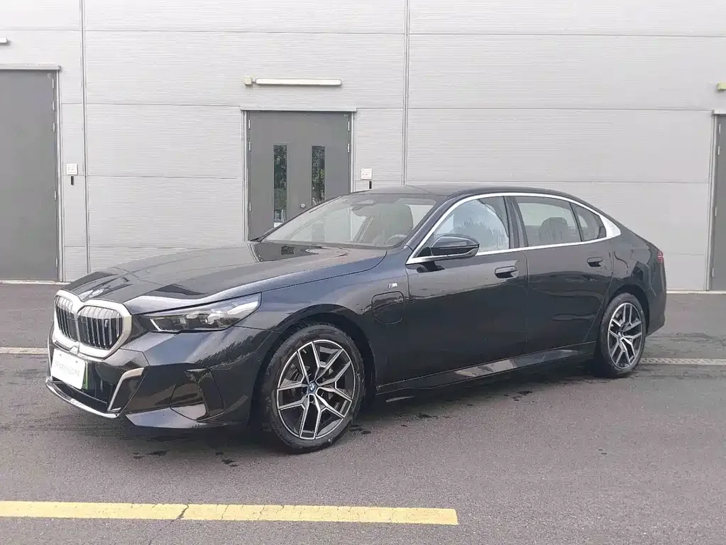 BMW i5 — фото 1
