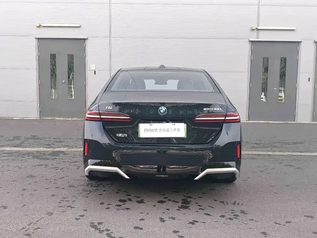 BMW i5 — фото 3