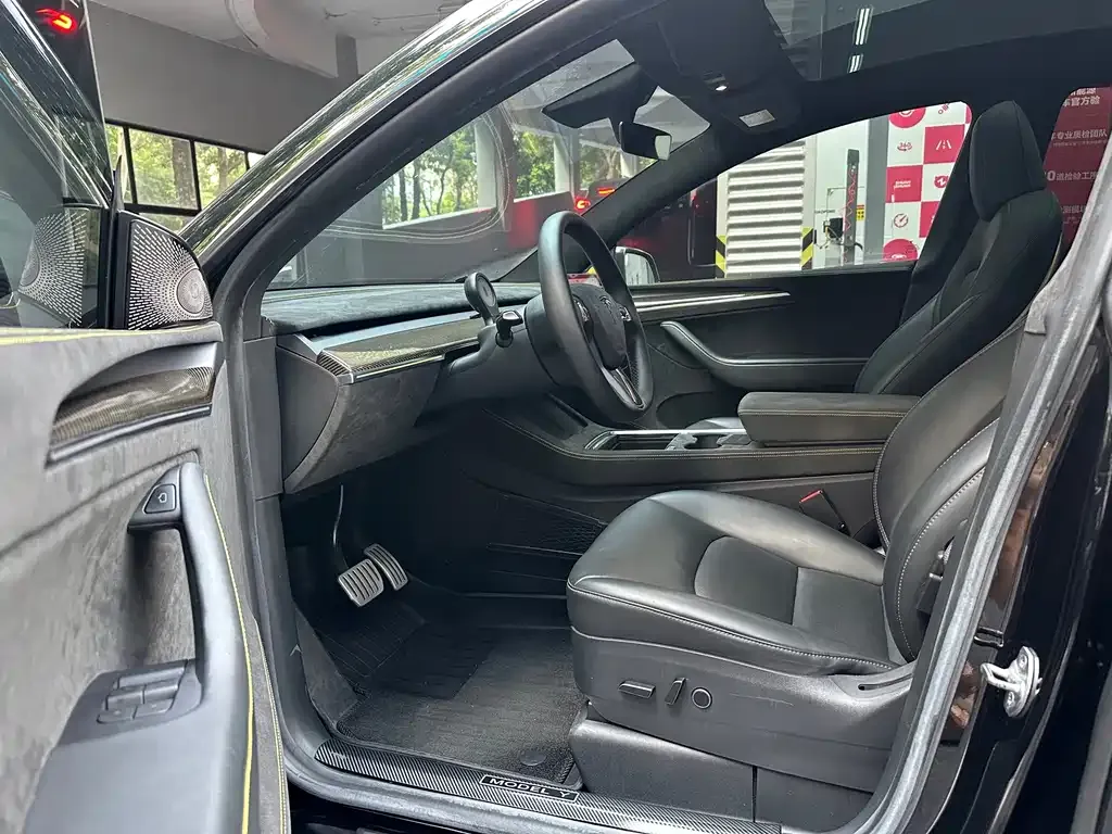 Tesla Model Y — фото 6