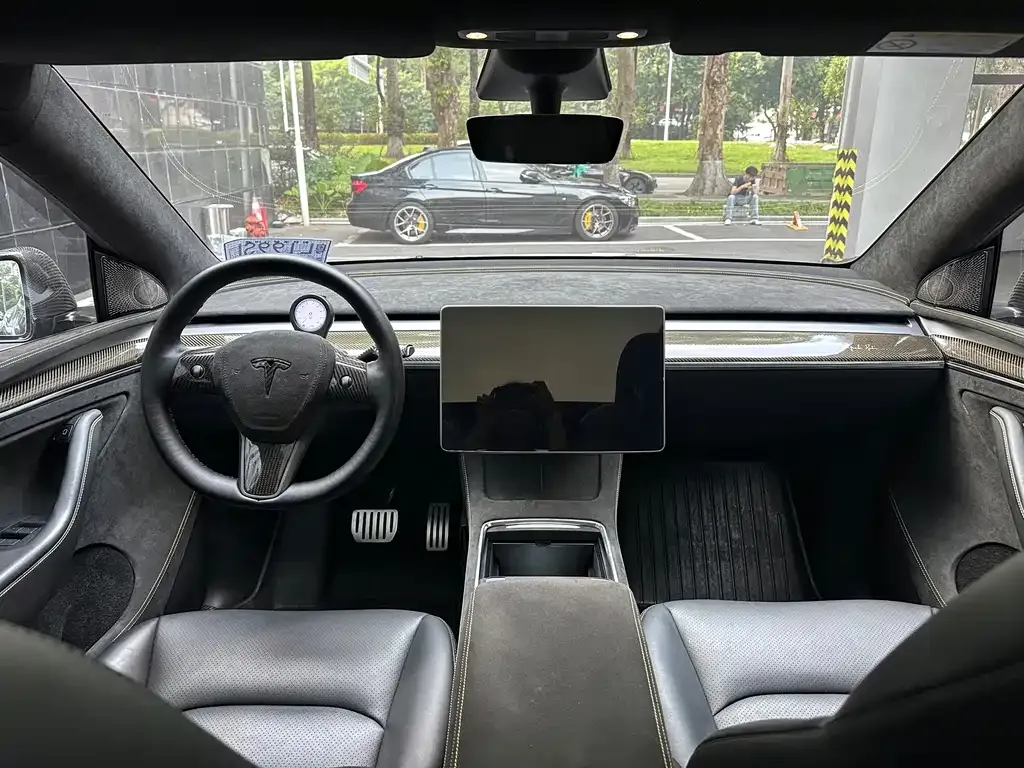 Tesla Model Y — фото 9