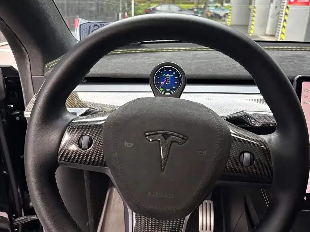 Tesla Model Y — фото 3
