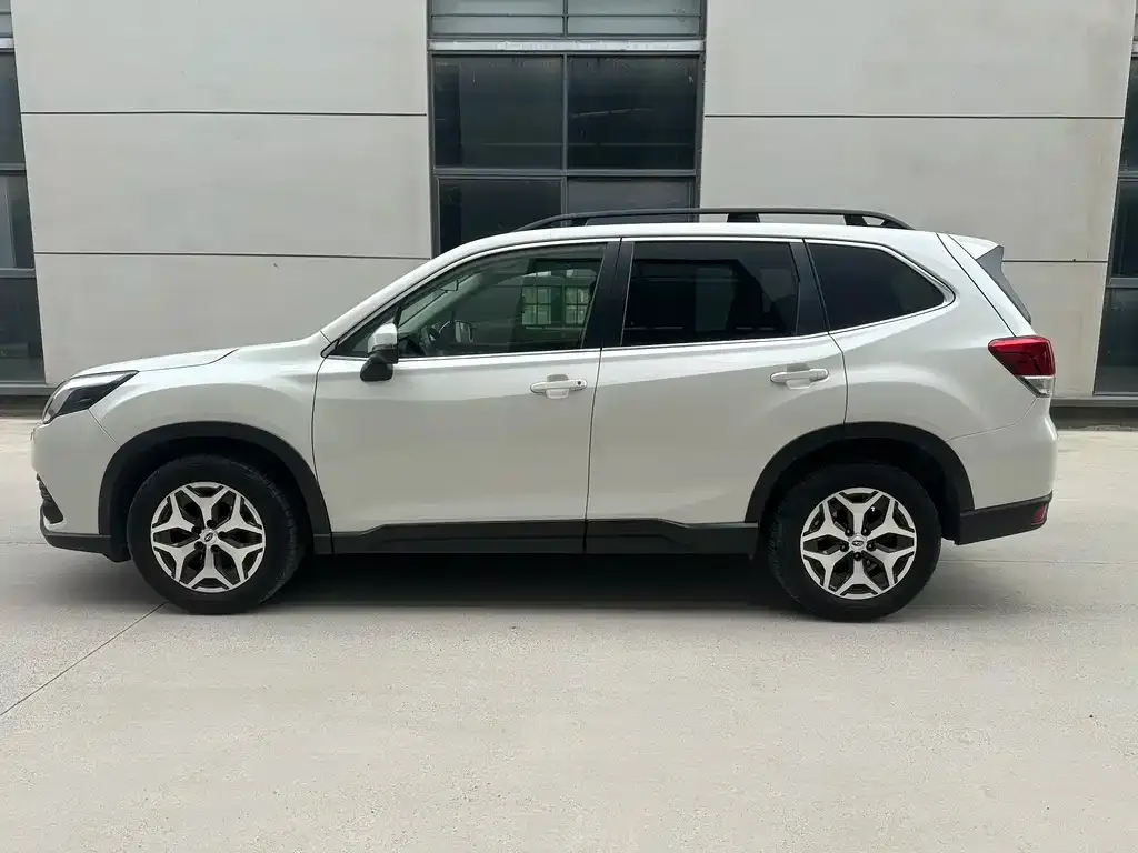 Subaru Forester — фото 4
