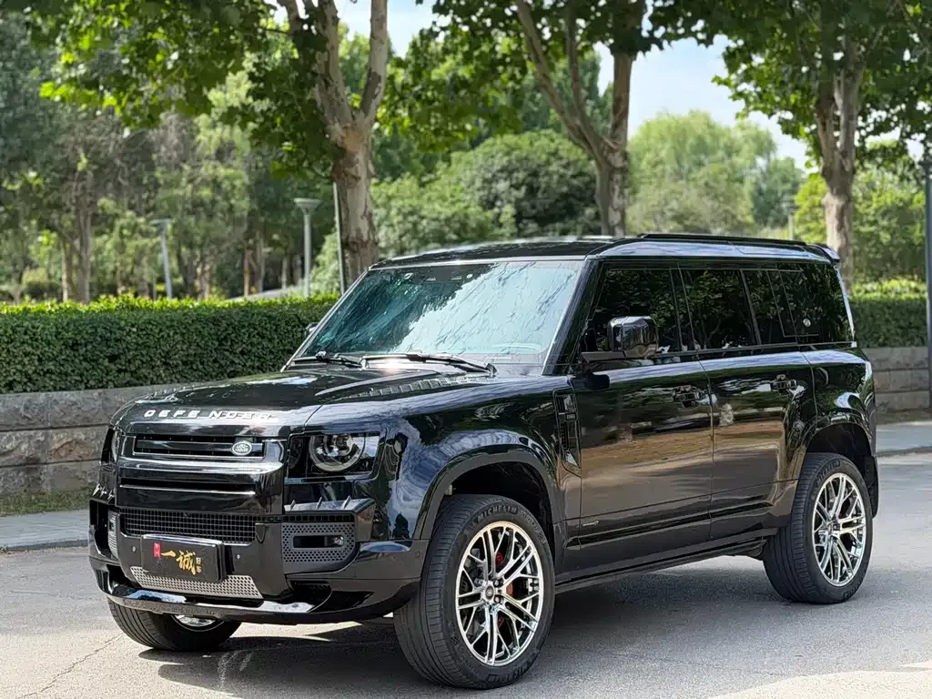 Land Rover Defender — фото 1
