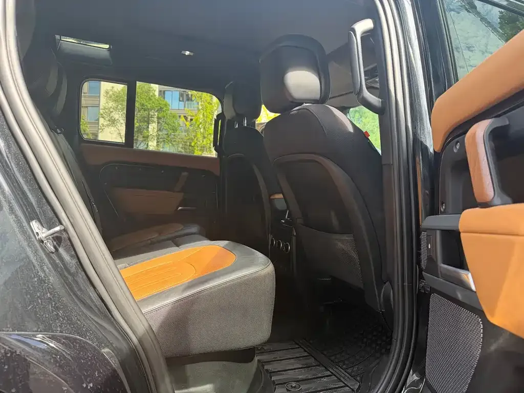 Land Rover Defender — фото 10