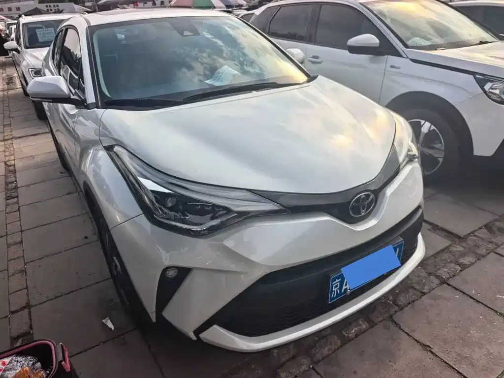 Toyota C-HR — фото 10