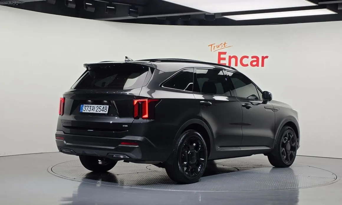 Kia Sorento — фото 6