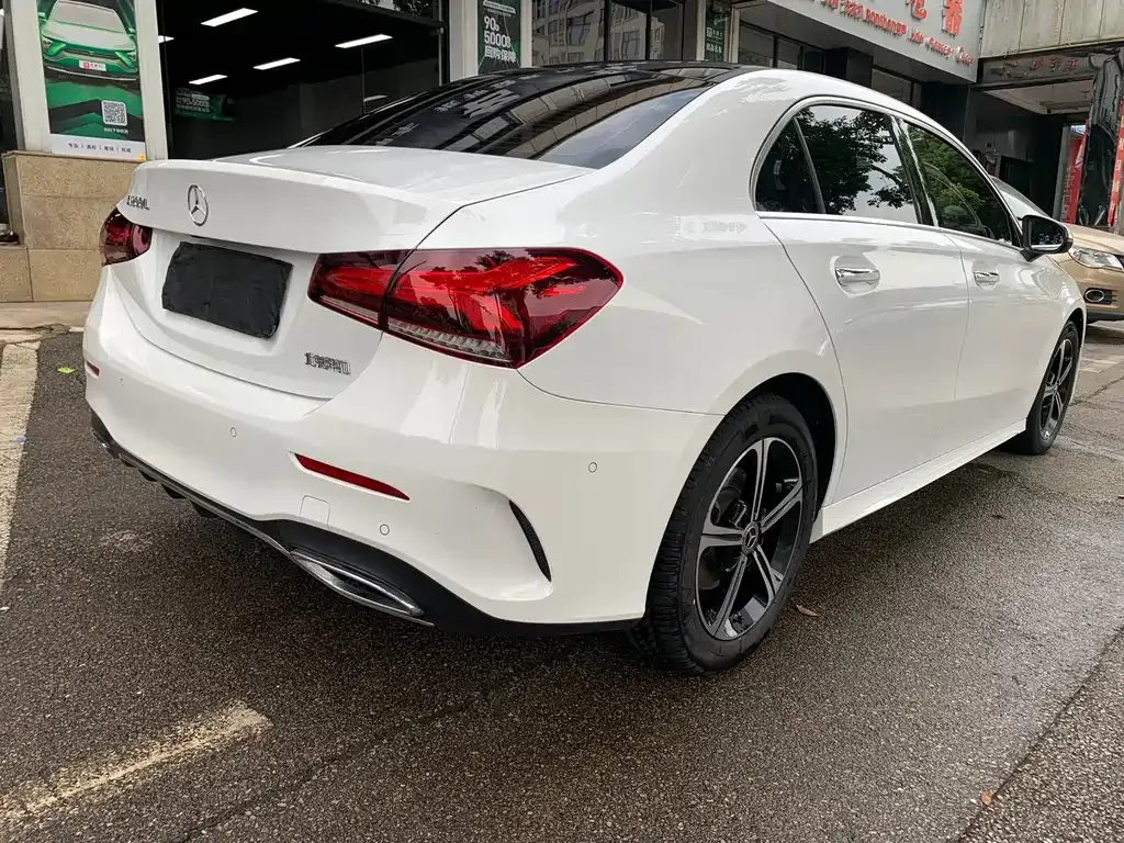 Mercedes-Benz A-Class — фото 10