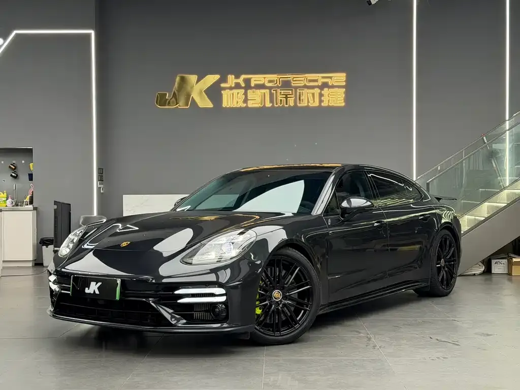 Porsche Panamera Hybrid — фото 1