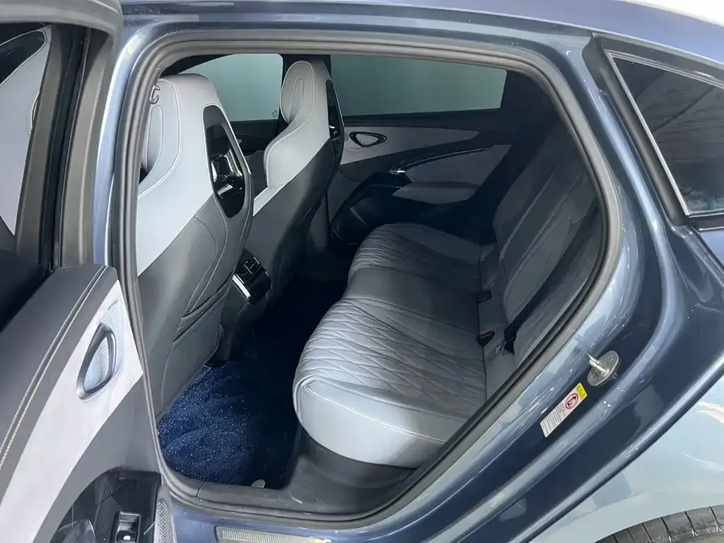BYD Seal — фото 9