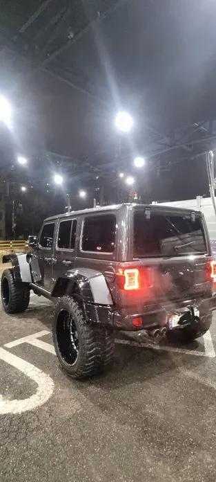 Jeep Wrangler — фото 7