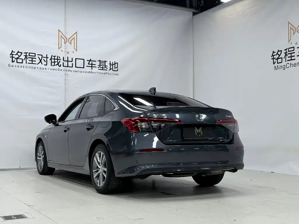 Honda Civic — фото 10