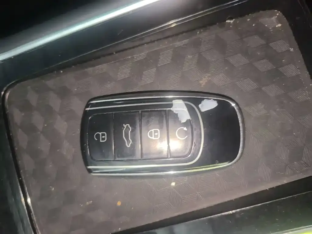 Chery Tiggo 8 — фото 10