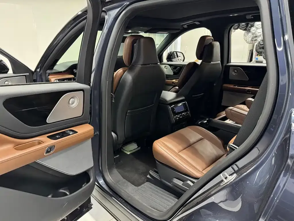 Lincoln Aviator — фото 9