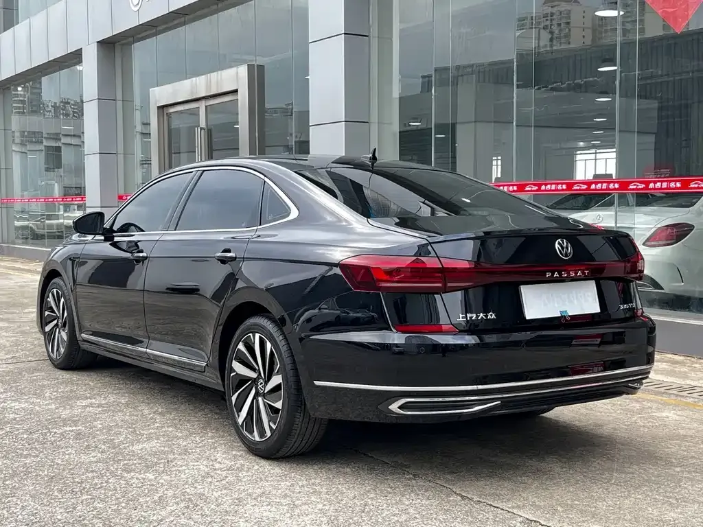 Volkswagen Passat — фото 2