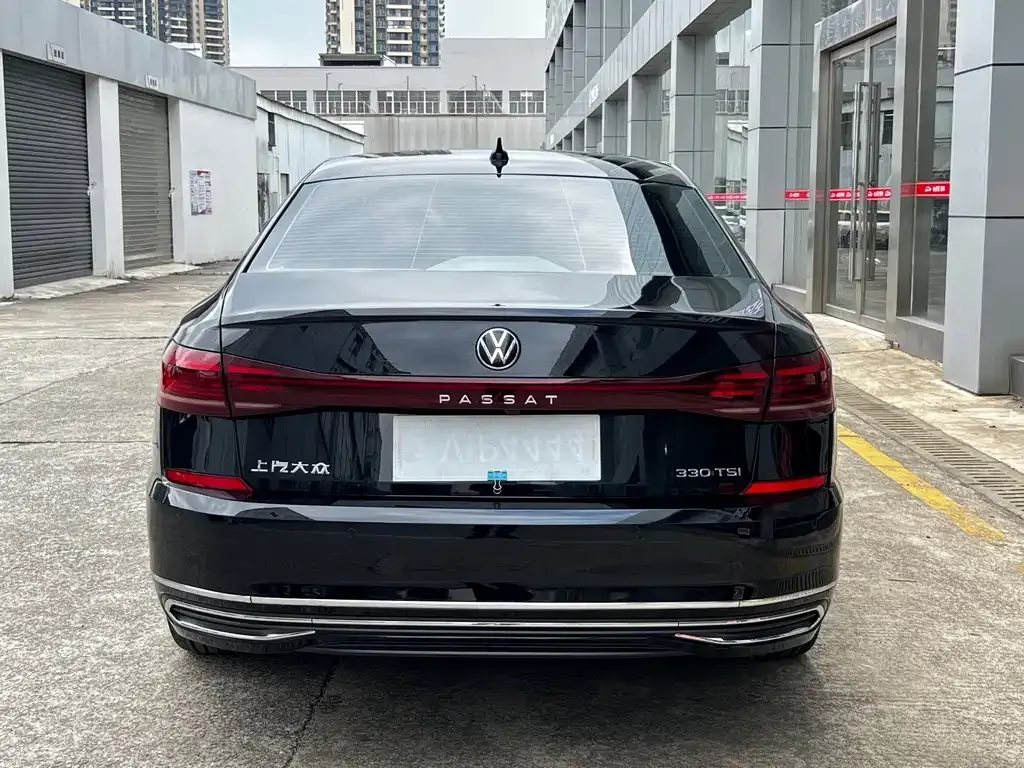 Volkswagen Passat — фото 8