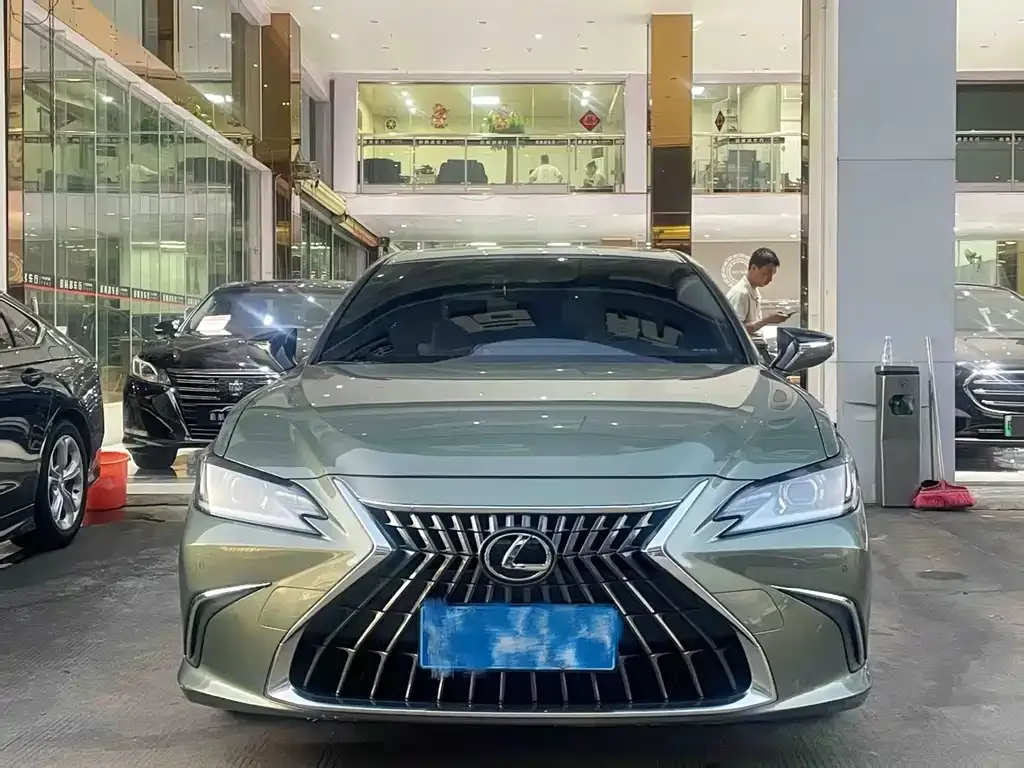 Lexus ES — фото 4